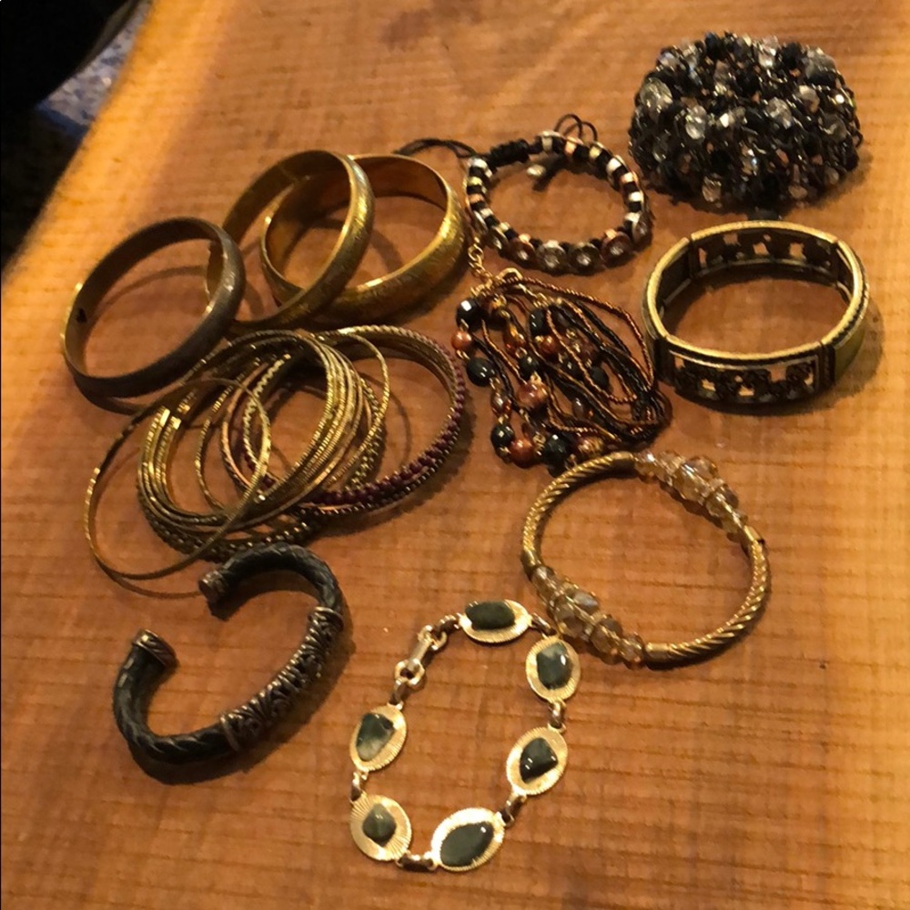 20 bracelets